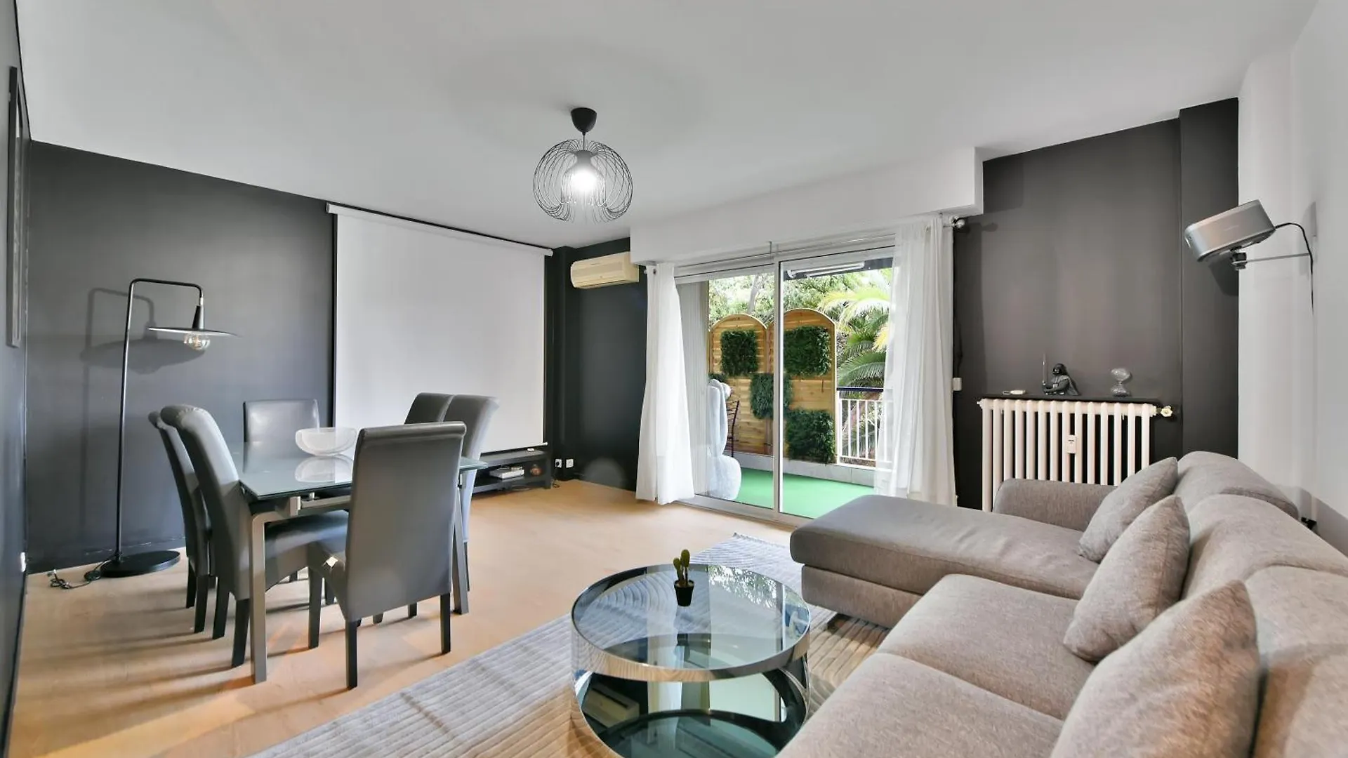 Le Sun Valley - Videoprojecteur Et Terrasse Zen 戛纳