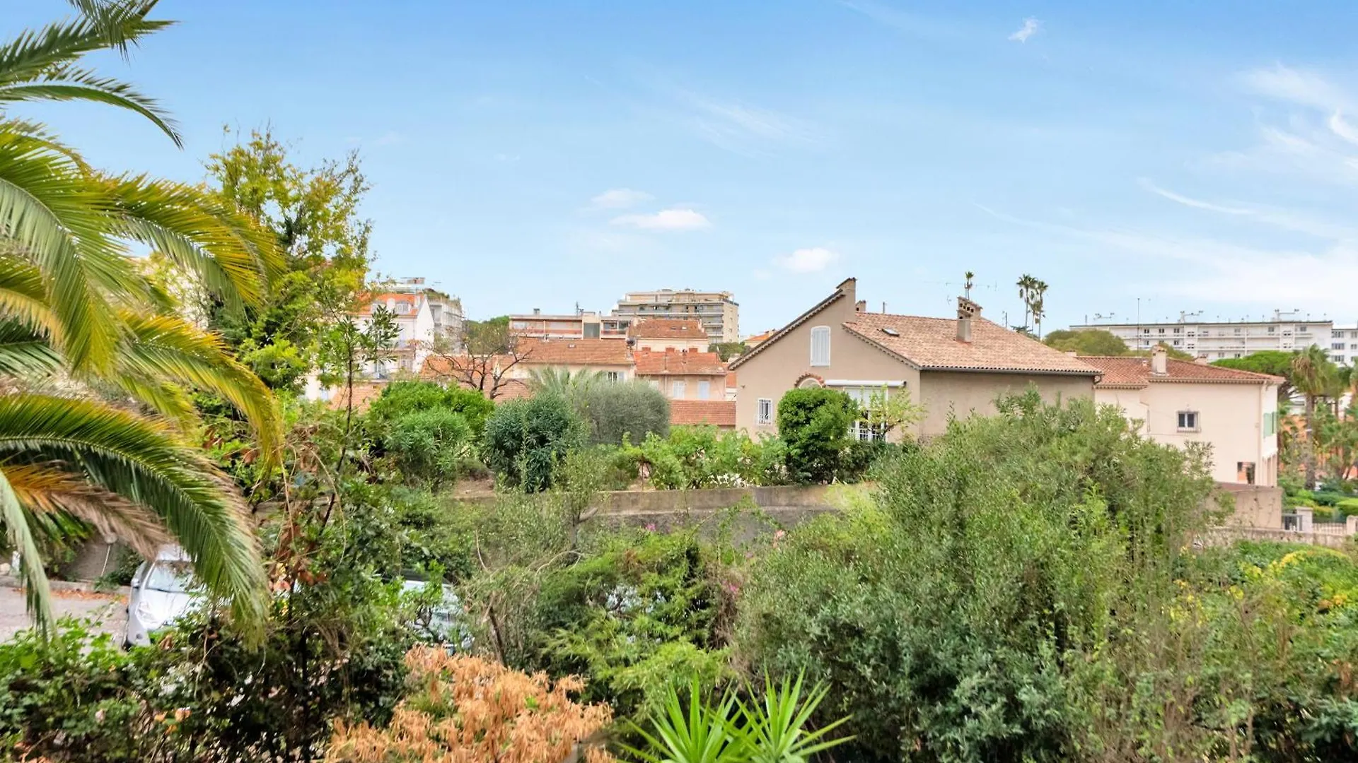 Le Sun Valley - Videoprojecteur Et Terrasse Zen Cannes