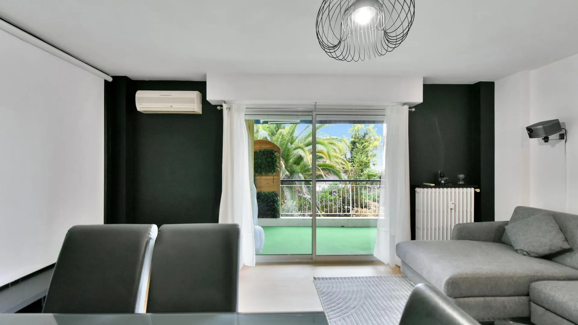 Le Sun Valley - Videoprojecteur Et Terrasse Zen Cannes