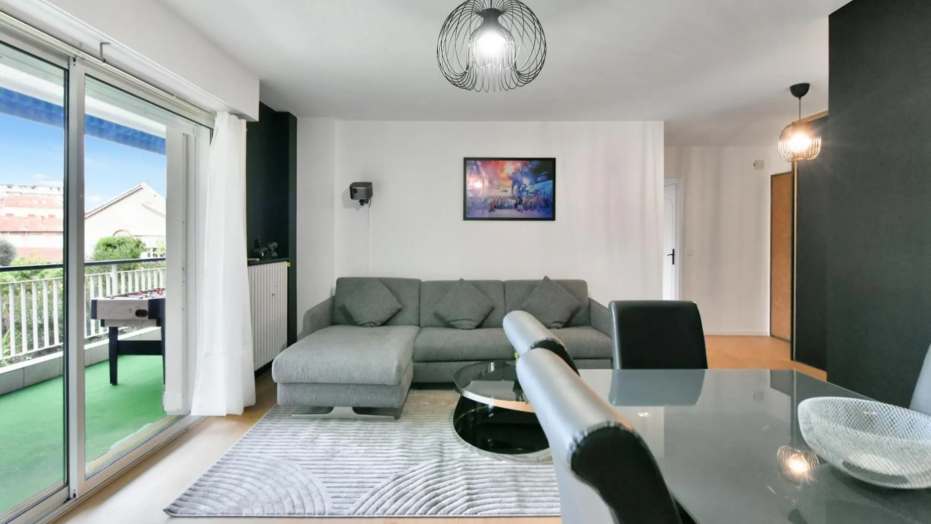 Le Sun Valley - Videoprojecteur Et Terrasse Zen Cannes 0*,  France